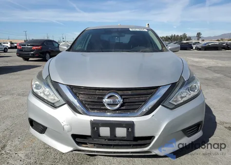 2017 Nissan Altima 2.5 z USA, uszkodzony, nr VIN 1N4AL3AP2HN319364